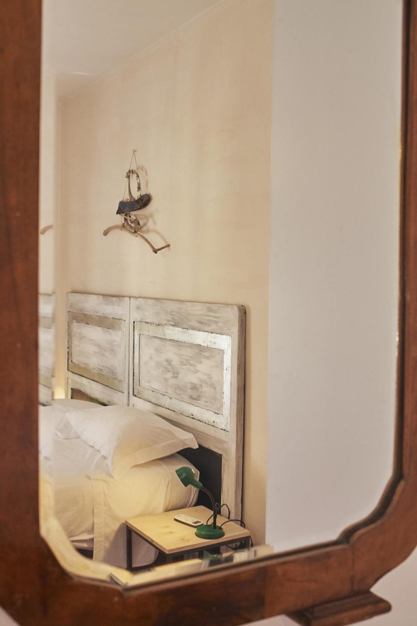 B&B Giardinidivale A 2 Chilometri Da Finale Ligure Borgio Verezzi Bilik gambar