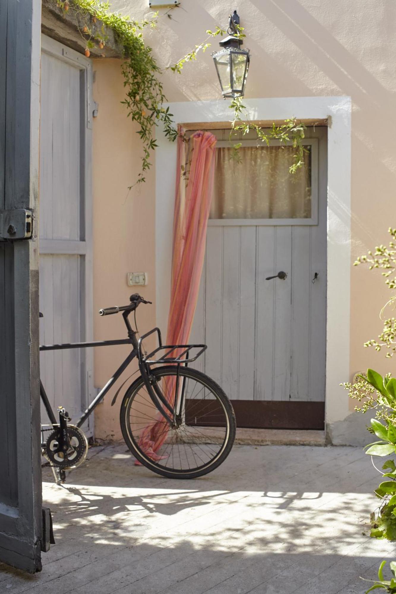 B&B Giardinidivale A 2 Chilometri Da Finale Ligure Borgio Verezzi Bilik gambar