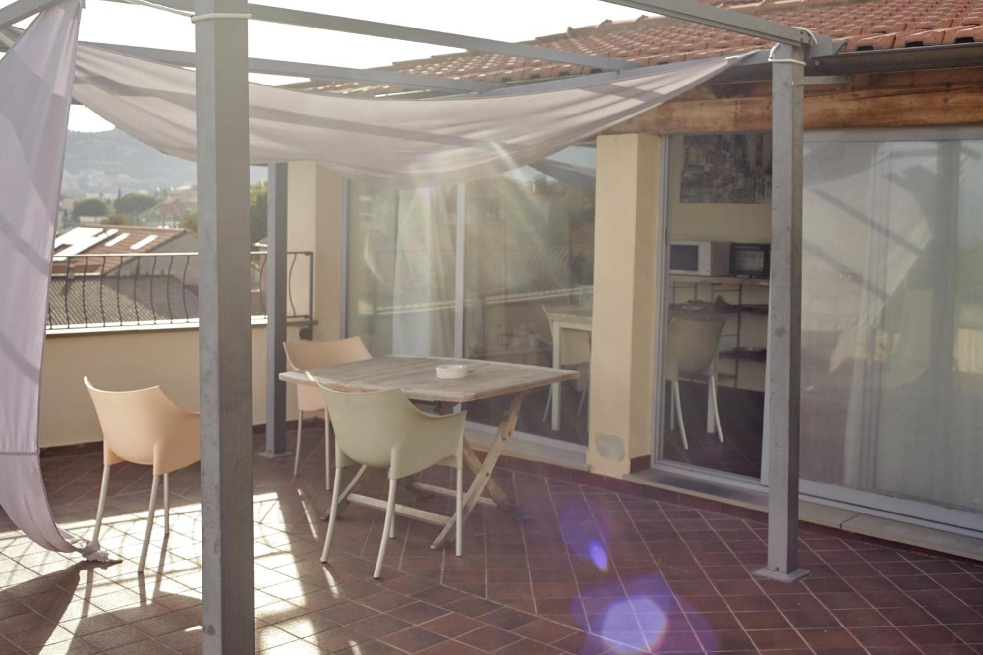 B&B Giardinidivale A 2 Chilometri Da Finale Ligure Borgio Verezzi Bilik gambar